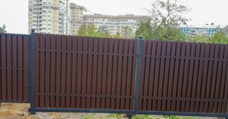 Купить распашные ворота из штакетника Инта, цена от 2704 руб.