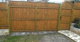Купить распашные ворота деревянные Инта, цена от 2704 руб.